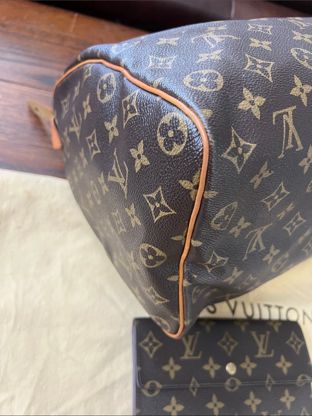 Louis Vuitton Monogram speedy 35 with wallet